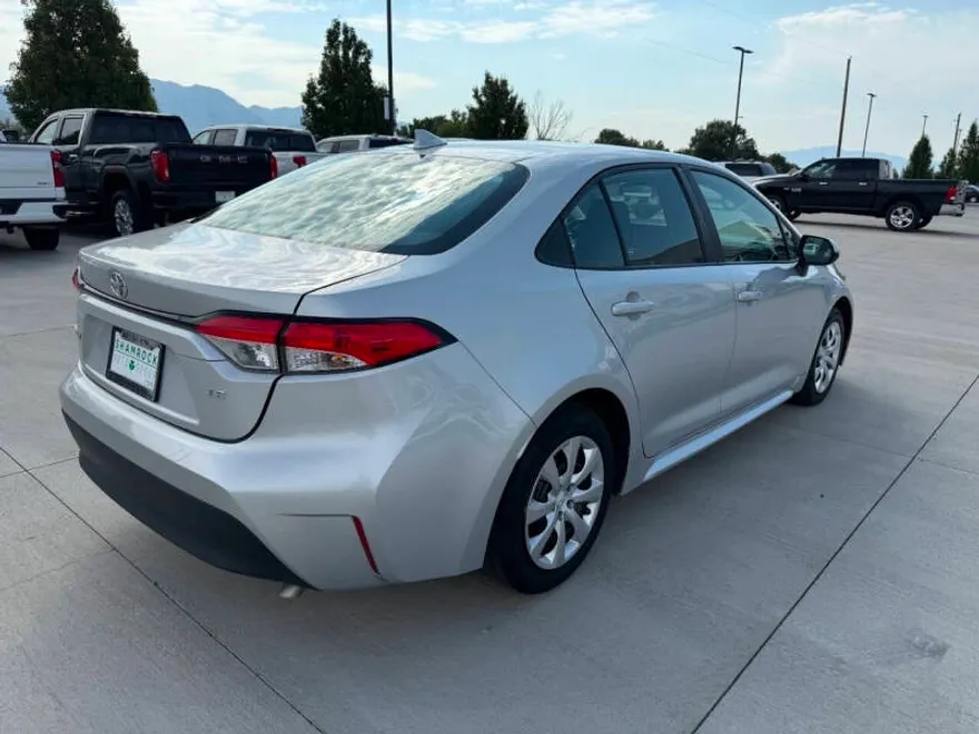 2024 Toyota Corolla LE photo 1