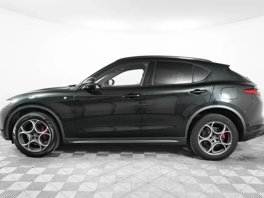 2022 Alfa Romeo Stelvio Ti photo 1