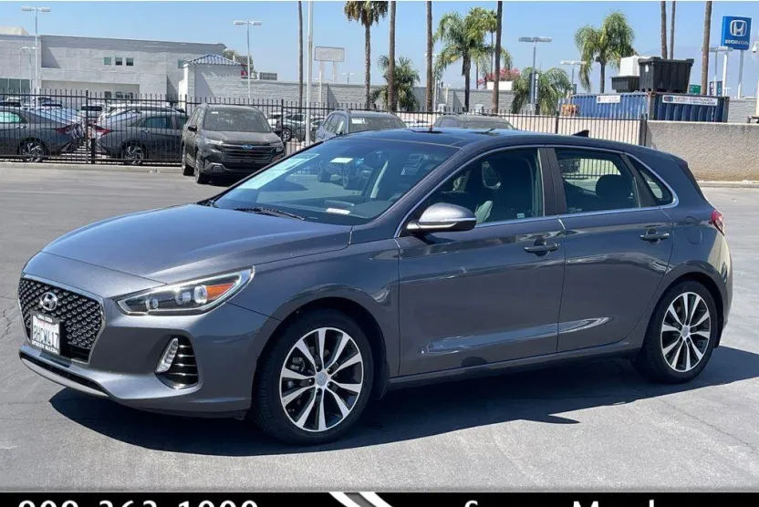 2018 Hyundai Elantra GT Base photo 1