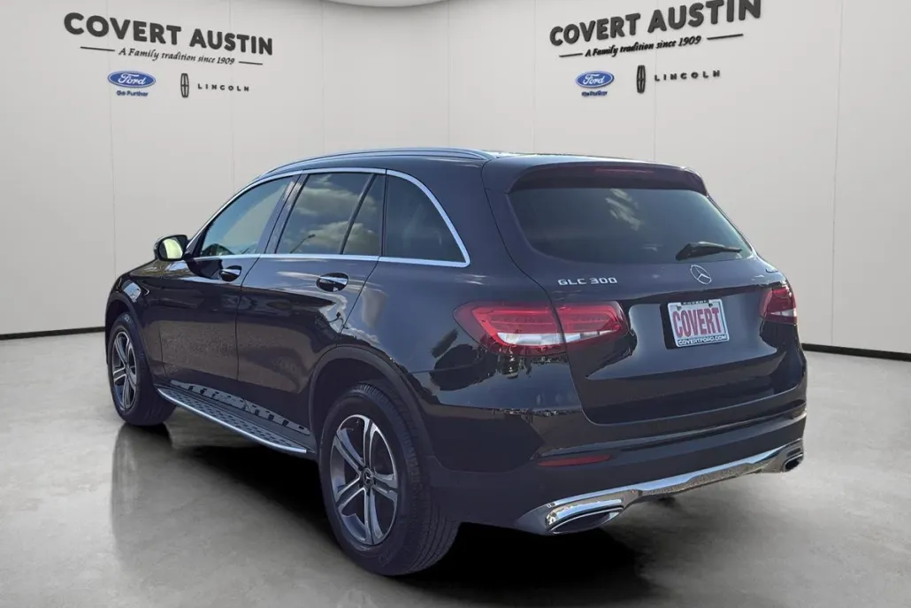 2018 Mercedes Benz GLC 300 4MATIC photo 1