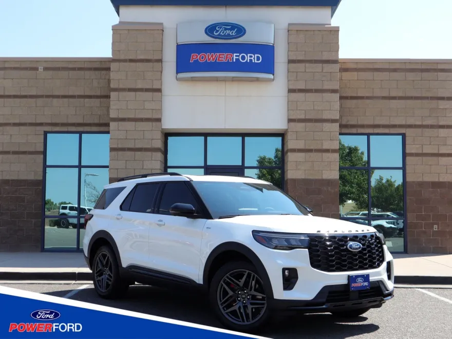 2025 Ford Explorer ST-Line photo 1
