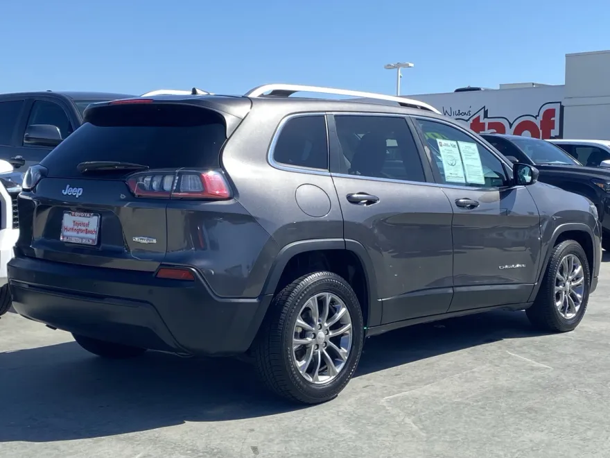 2019 Jeep Cherokee Sport Latitude photo 1