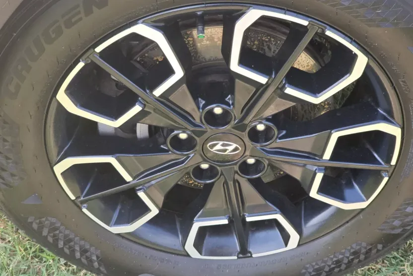 2023 Hyundai Santa Cruz SE photo 1