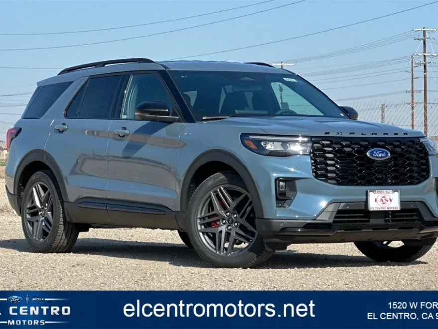 2025 Ford Explorer ST-Line photo 1
