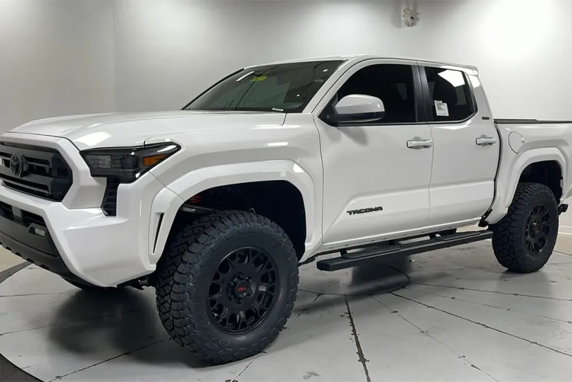 2025 Toyota Tacoma SR5 Double Cab photo 1