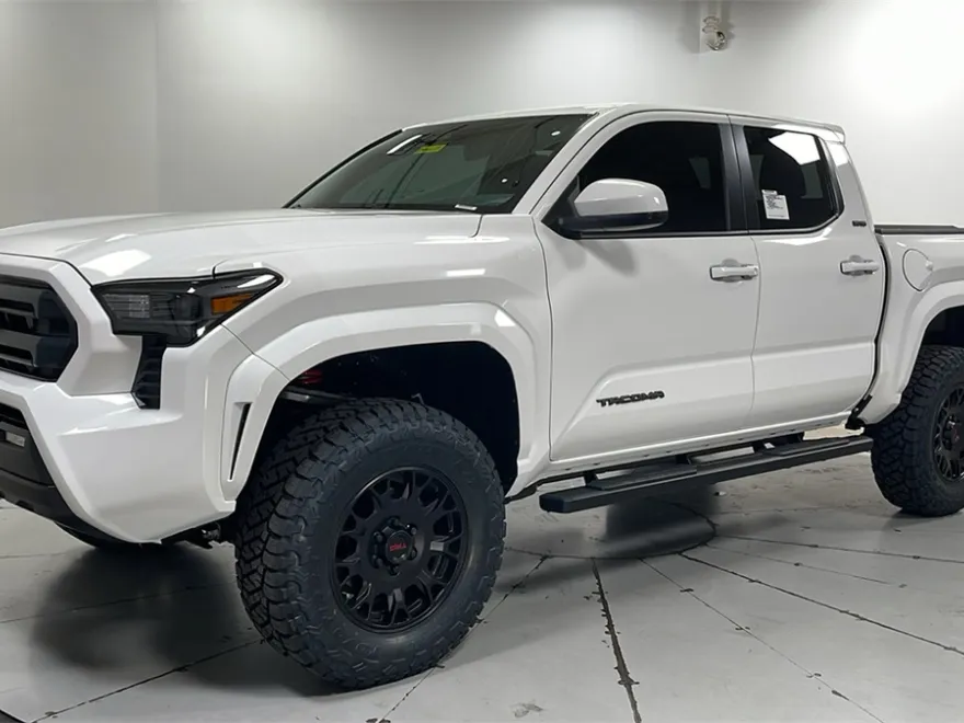 2025 Toyota Tacoma SR5 Double Cab photo 1