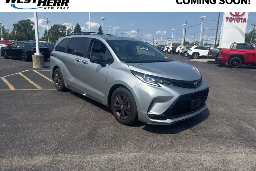 2025 Toyota Sienna XSE photo 1