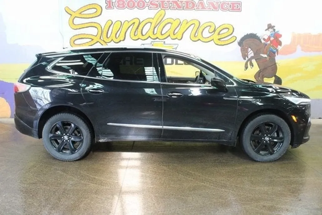 2023 Buick Enclave Essence photo 1