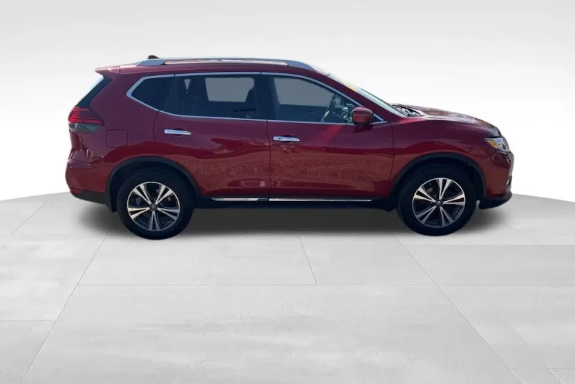 2017 Nissan Rogue SL photo 1