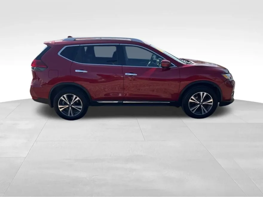 2017 Nissan Rogue SL photo 1