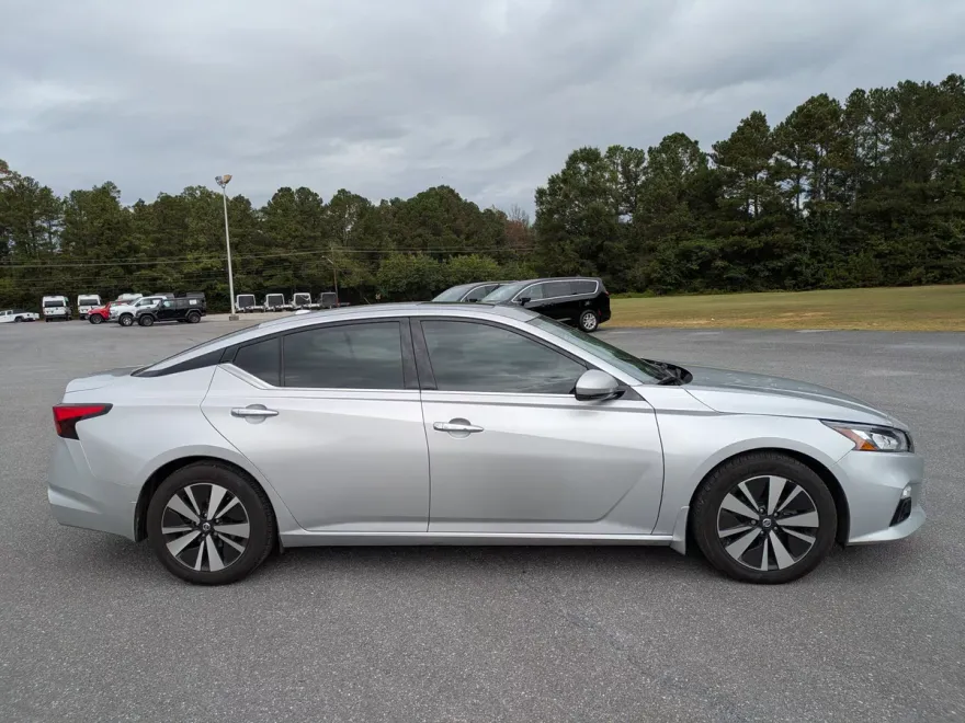 2019 Nissan Altima 2.5 SV photo 1