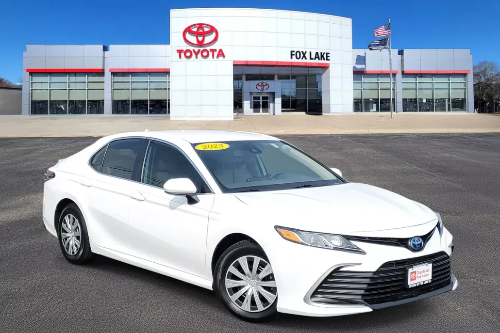 2023 Toyota Camry Hybrid LE photo 1