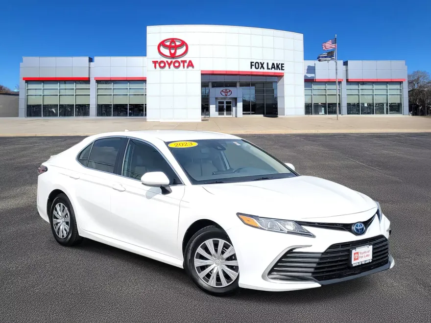 2023 Toyota Camry Hybrid LE photo 1