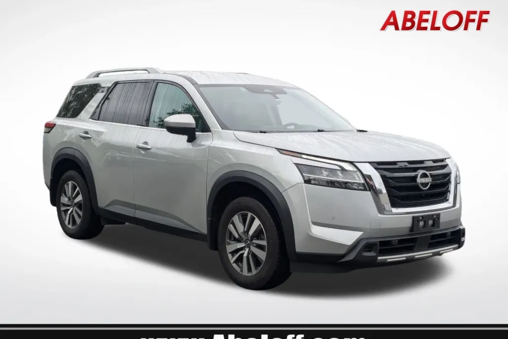 2024 Nissan Pathfinder SL photo 1