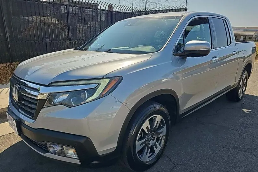 2017 Honda Ridgeline RTL-E photo 1