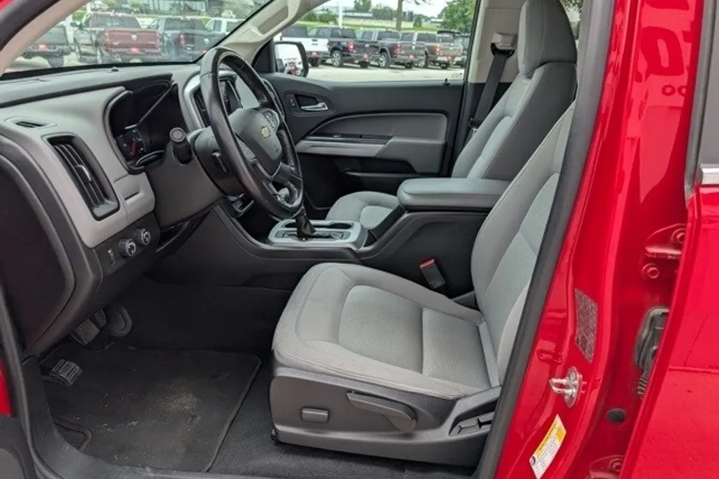 2020 Chevrolet Colorado LT photo 1