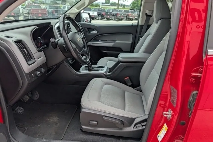 2020 Chevrolet Colorado LT photo 1
