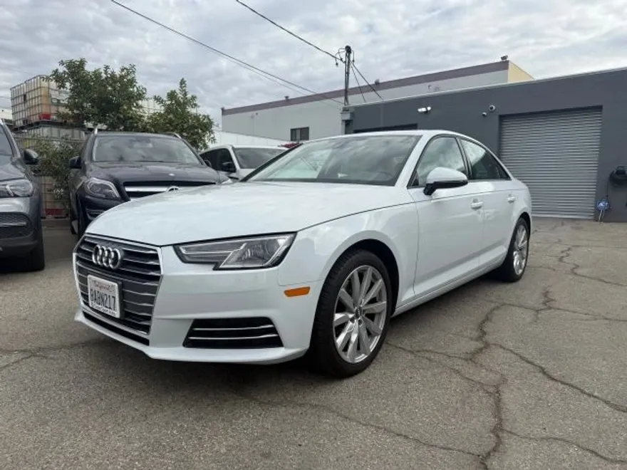 2017 Audi A4 Ultra Premium photo 1