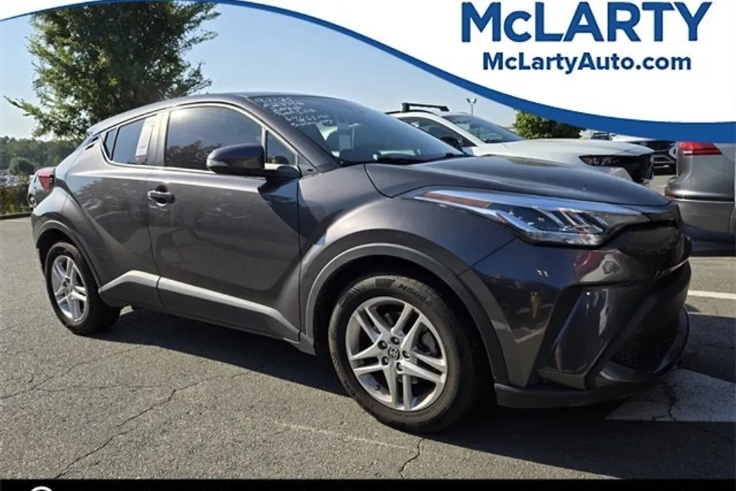 2020 Toyota C-HR LE photo 1