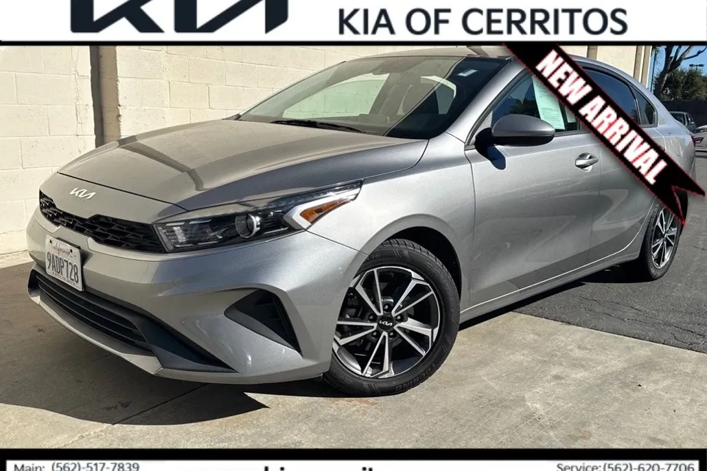 2022 Kia Forte FE LXS photo 1