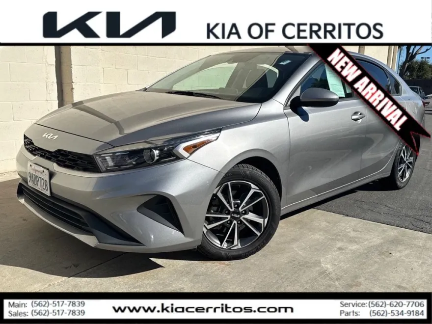 2022 Kia Forte FE LXS photo 1