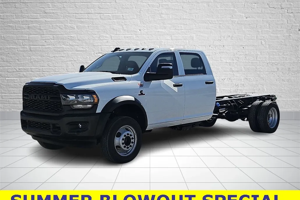 2024 Ram 5500 Tradesman photo 1