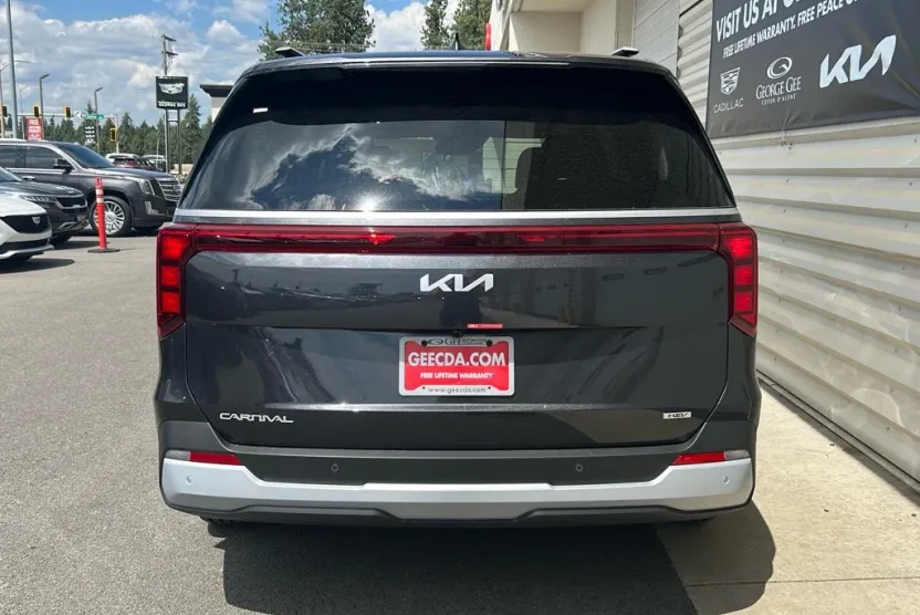 2026 Kia Carnival EX photo 1