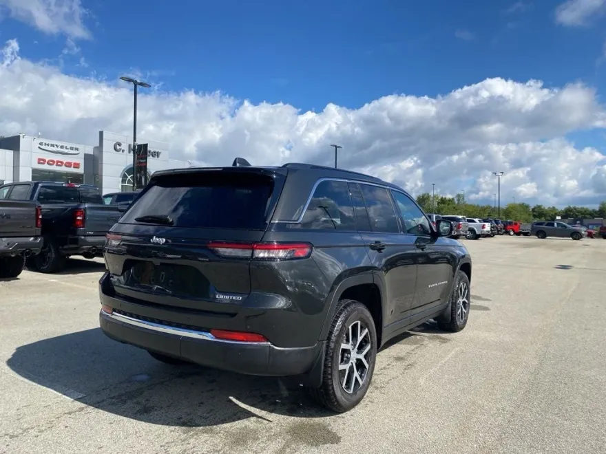 2024 Jeep Grand Cherokee Limited photo 1
