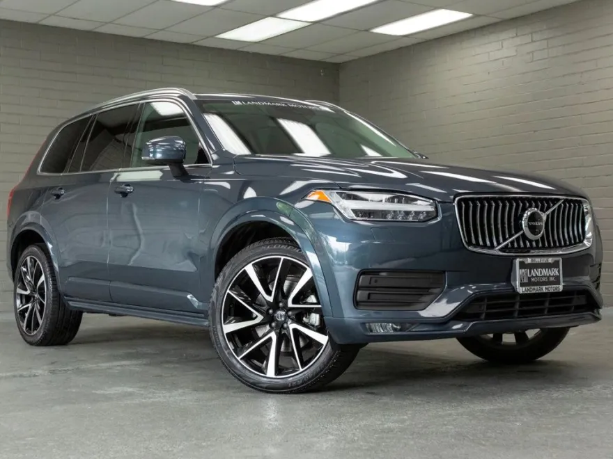 2022 Volvo XC90 T6 AWD Momentum photo 1