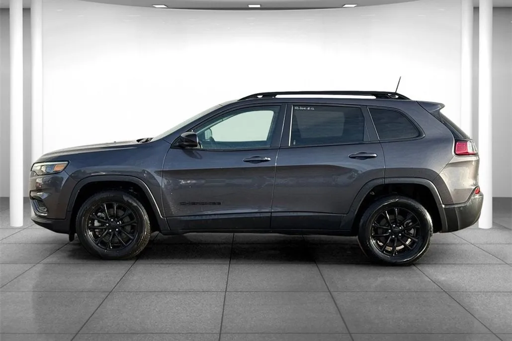 2023 Jeep Cherokee Altitude Lux photo 1