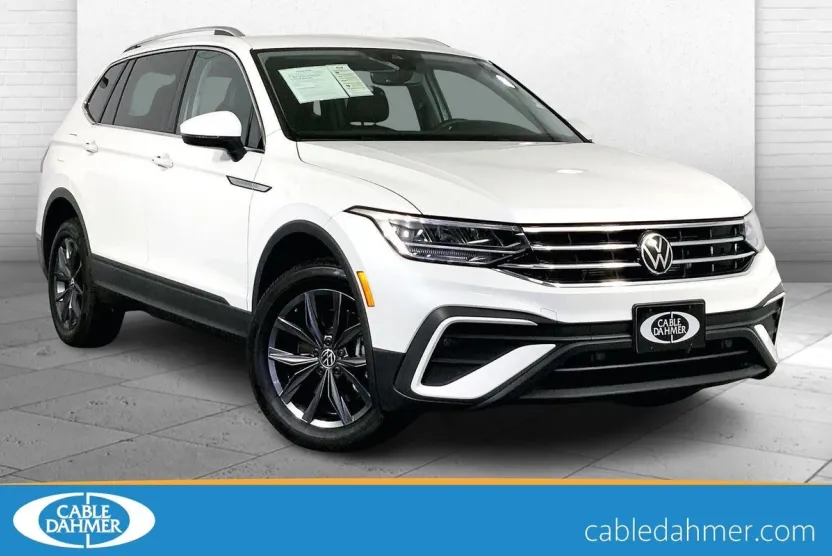 2023 Volkswagen Tiguan SE photo 1
