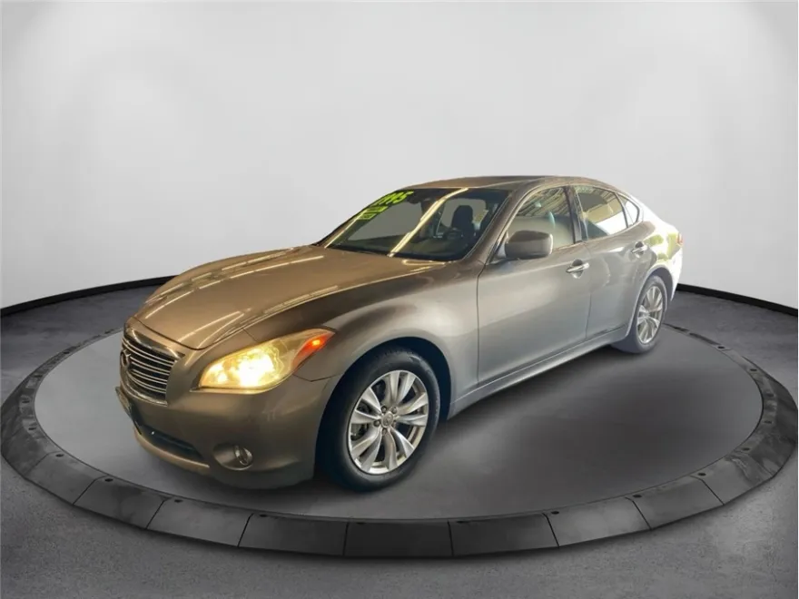 2011 Infiniti M37 photo 1