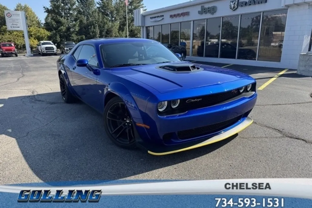 2022 Dodge Challenger R/T Scat Pack Widebody photo 1