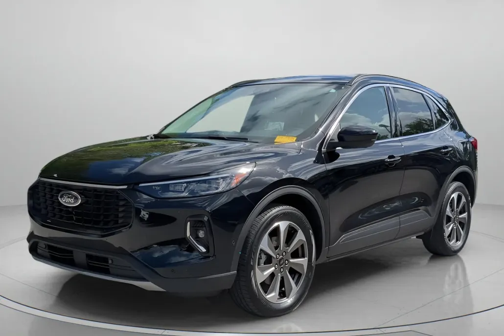 2023 Ford Escape Platinum photo 1