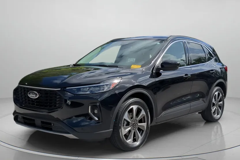 2023 Ford Escape Platinum photo 1