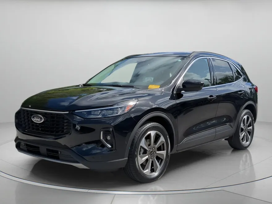 2023 Ford Escape Platinum photo 1