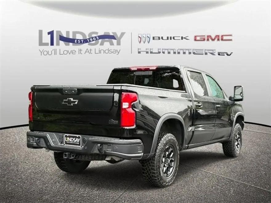 2024 Chevrolet Silverado 1500 ZR2 photo 1