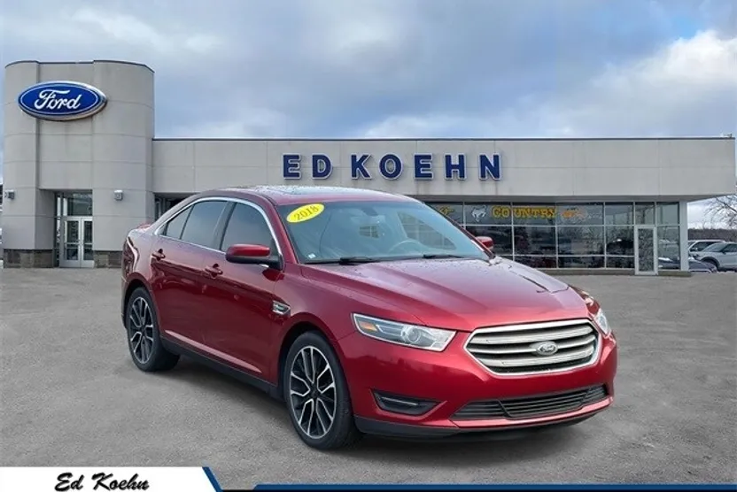 2018 Ford Taurus SEL photo 1