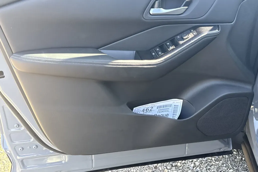 2026 Nissan Rogue SV photo 1