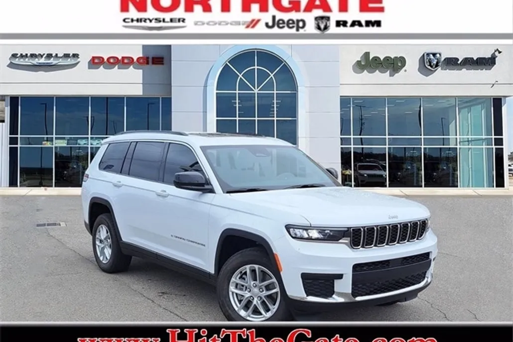 2025 Jeep Grand Cherokee Laredo photo 1