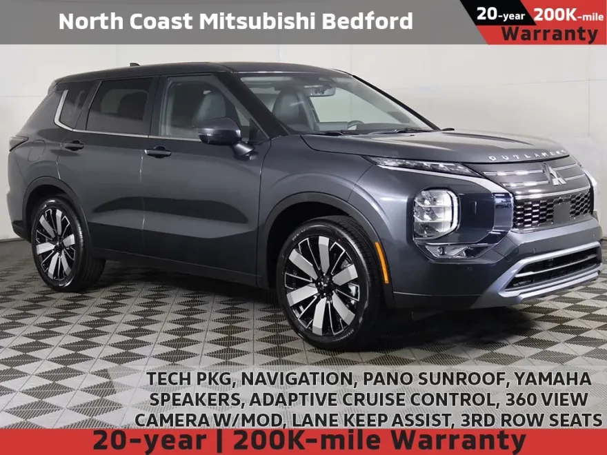 2025 Mitsubishi Outlander SE photo 1