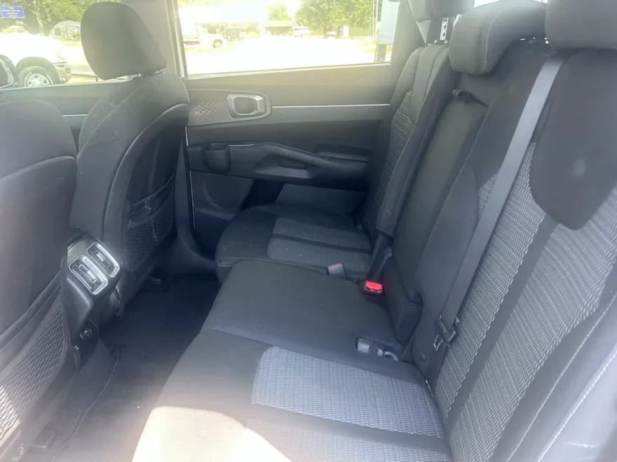2021 Kia Sorento LX photo 1