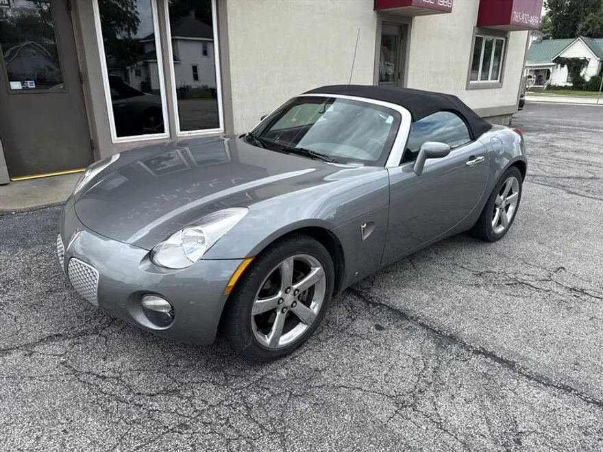 2006 Pontiac Solstice Convertible photo 1