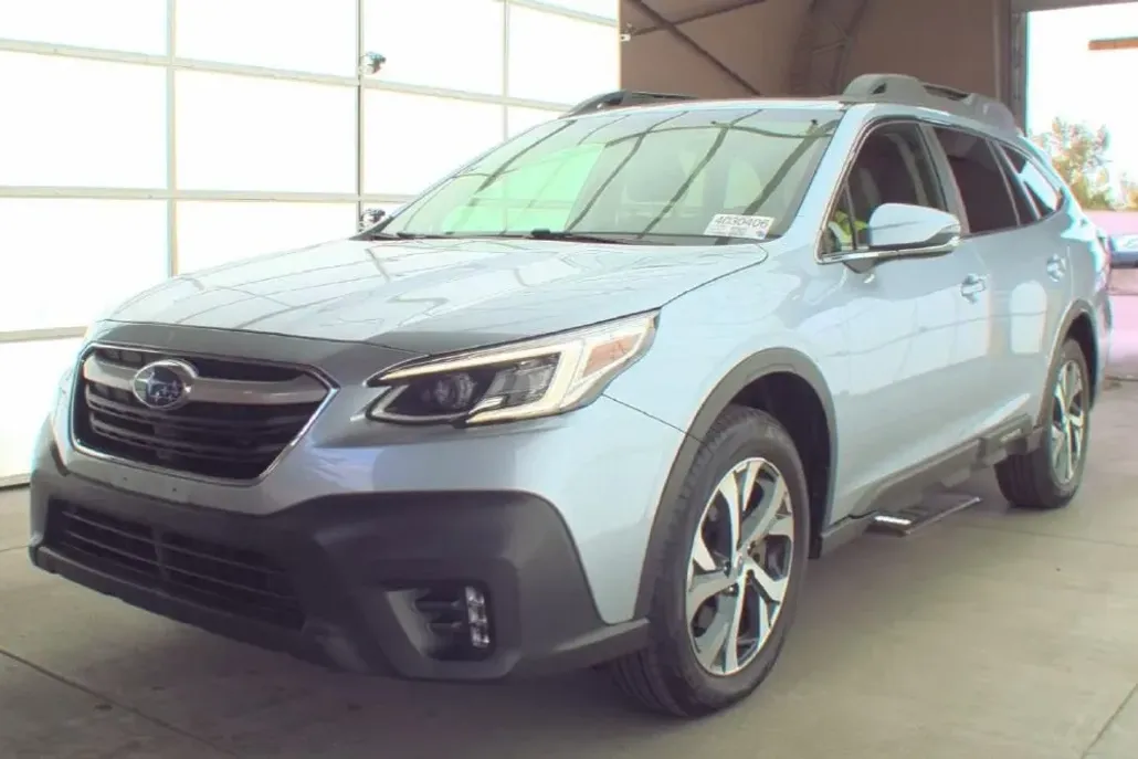 2022 Subaru Outback Limited photo 1