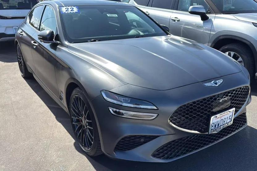 2022 Genesis G70 3.3T Launch Edition photo 1