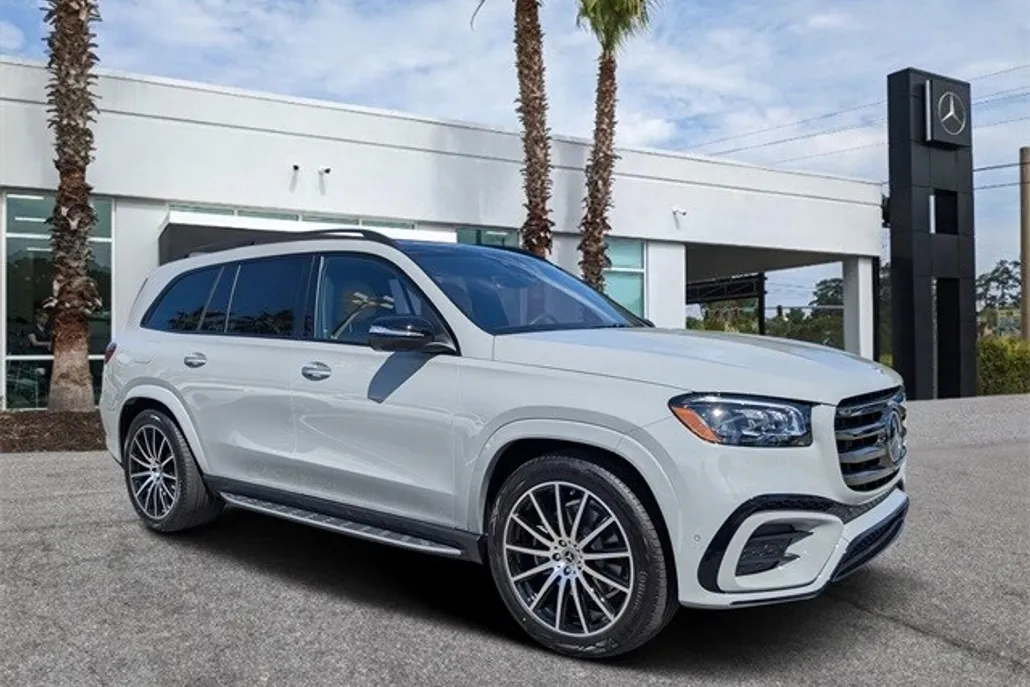 2026 Mercedes Benz GLS 580 4MATIC photo 1