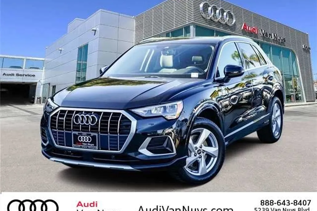 2022 Audi Q3 Premium photo 1