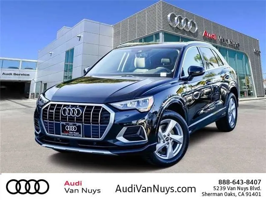 2022 Audi Q3 Premium photo 1