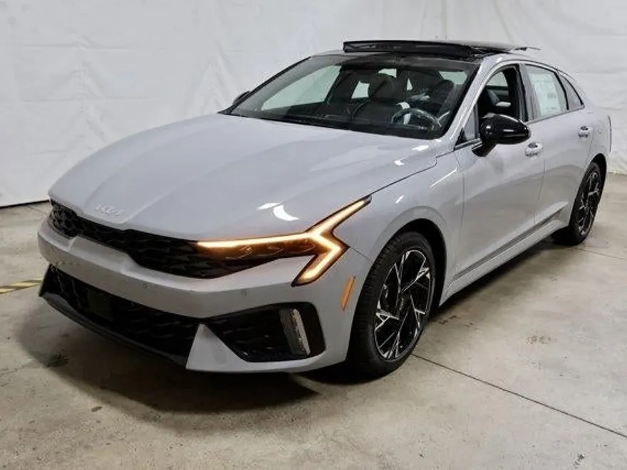 2025 Kia K5 GT-Line photo 1