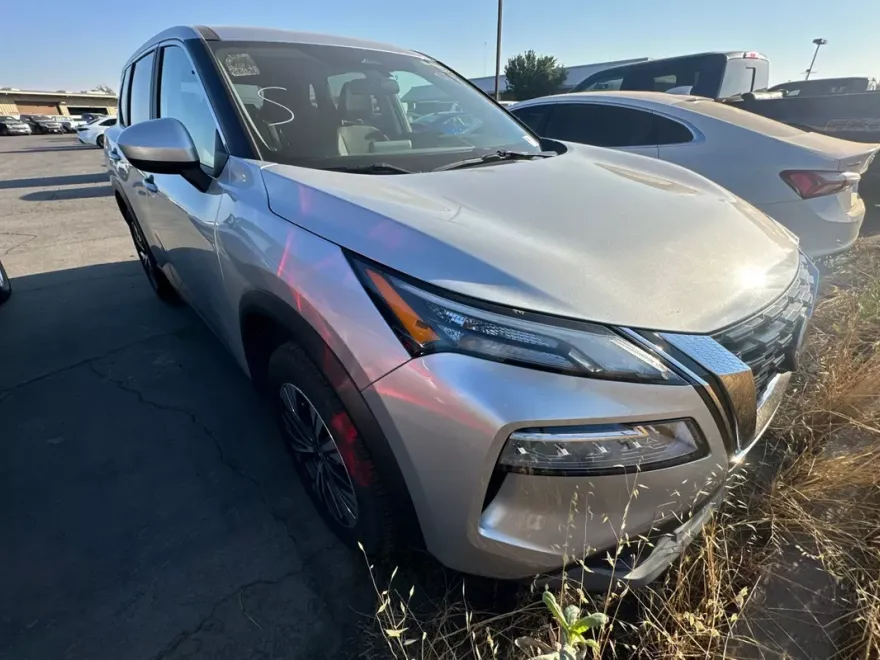 2023 Nissan Rogue SV photo 1